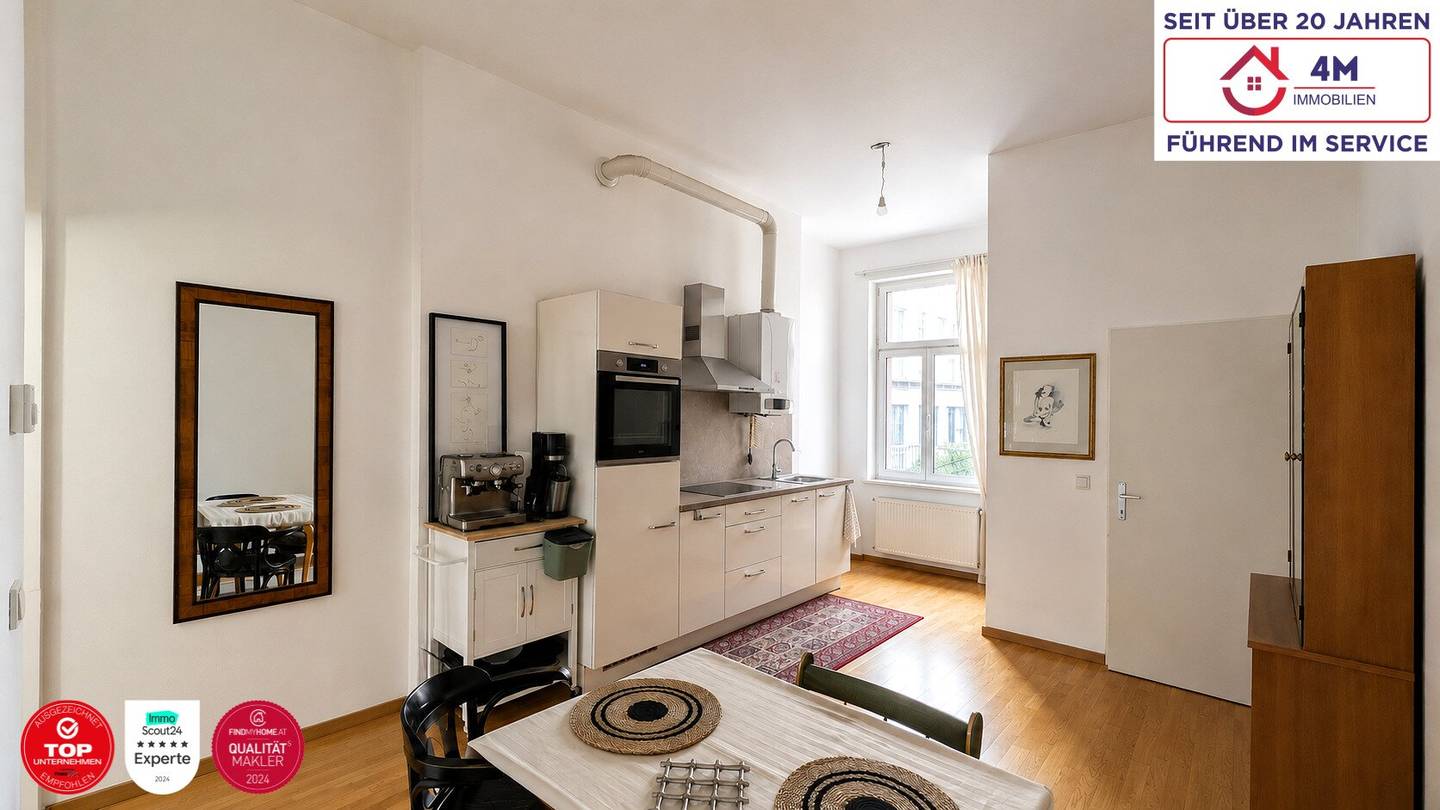 Old Building Flair in Perfection – Exclusive 2-Room Apartment with High-Quality Renovation