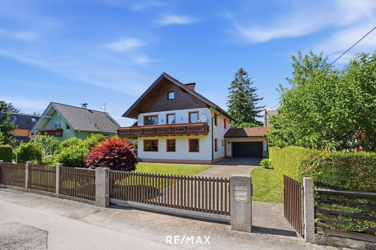 Familienwohnung with sunny garden and double garage