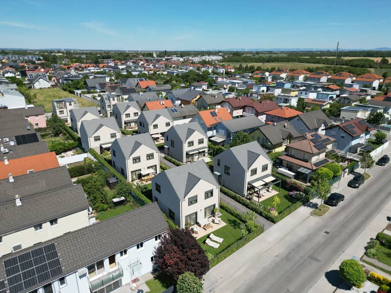 Lichtdurchflutete Familienwohnung auf Eigengrund nahe Badeteich