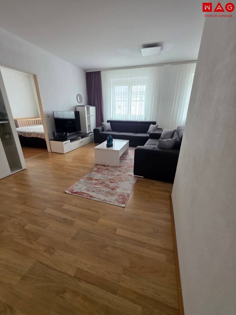 Charming 2-room apartment in prime location at Hauptplatz Traun