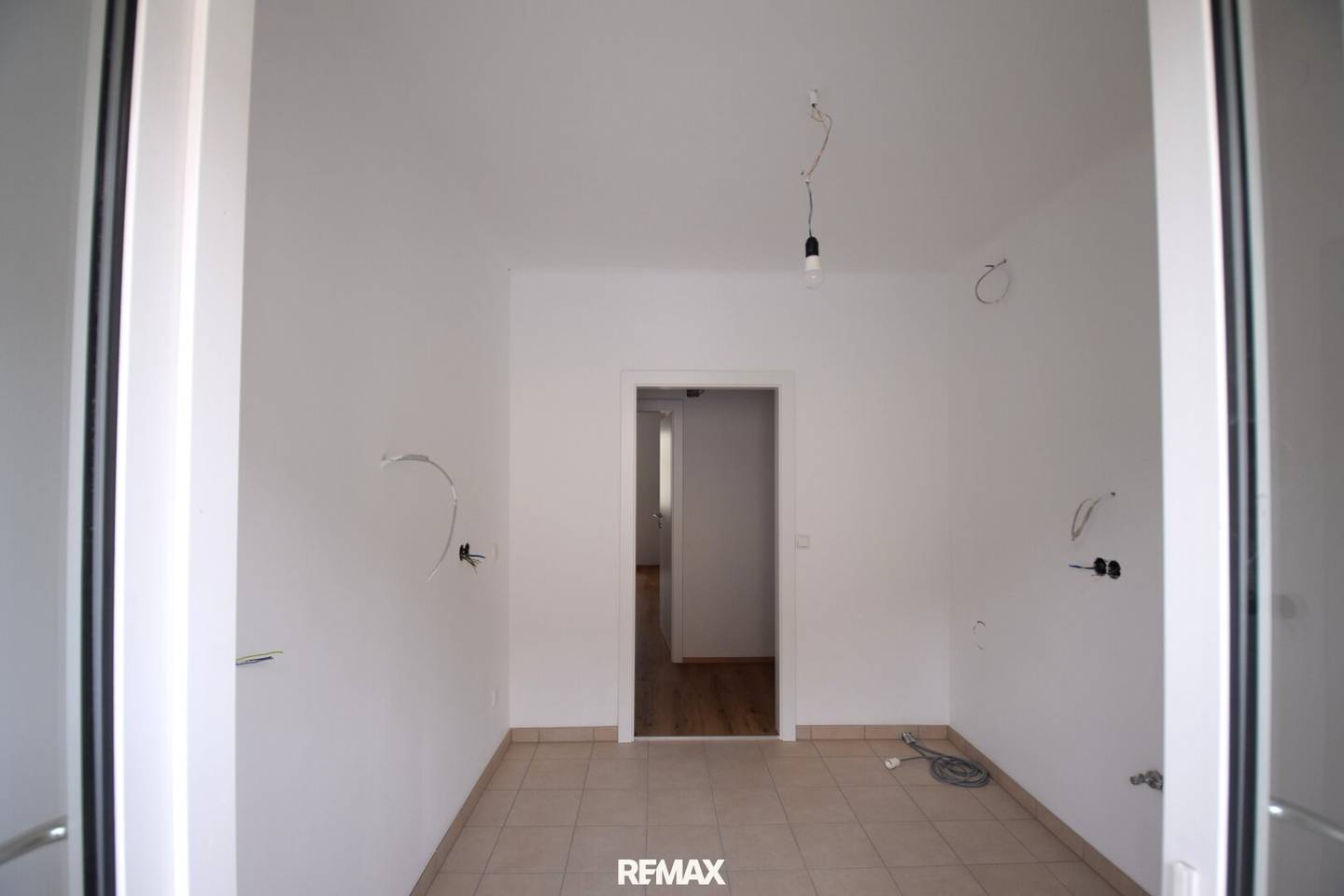 Frisch saniert &amp; bezugsfertig – zentrale 2-Zimmer-Wohnung