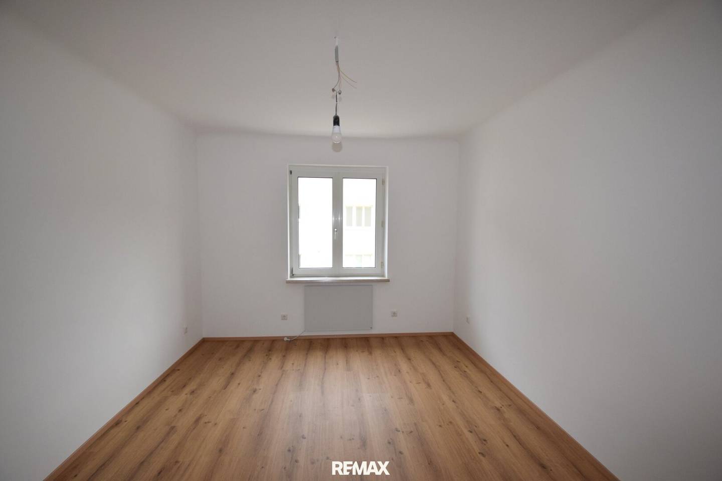 Frisch saniert &amp; bezugsfertig – zentrale 2-Zimmer-Wohnung
