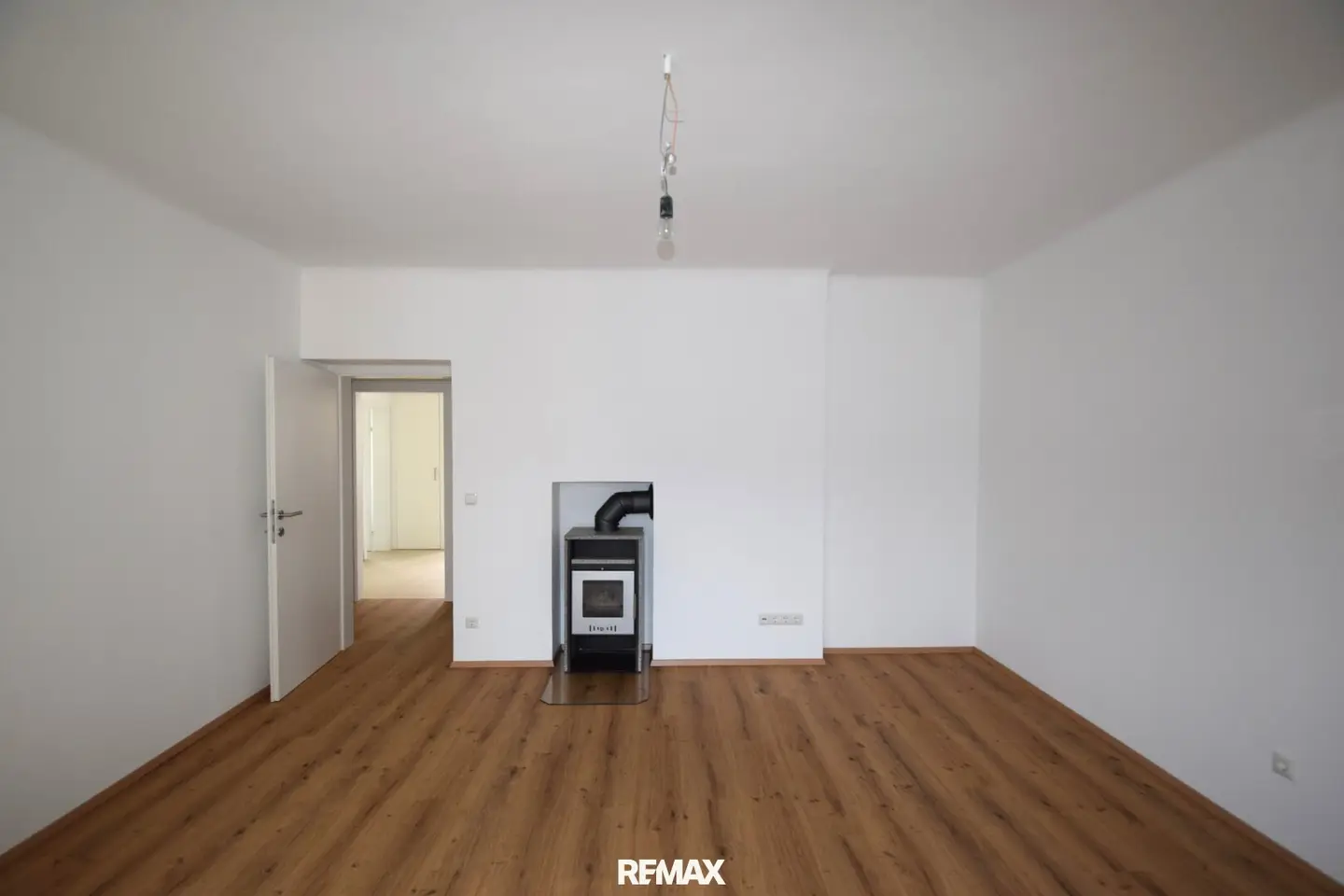 Frisch saniert & bezugsfertig – zentrale 2-Zimmer-Wohnung