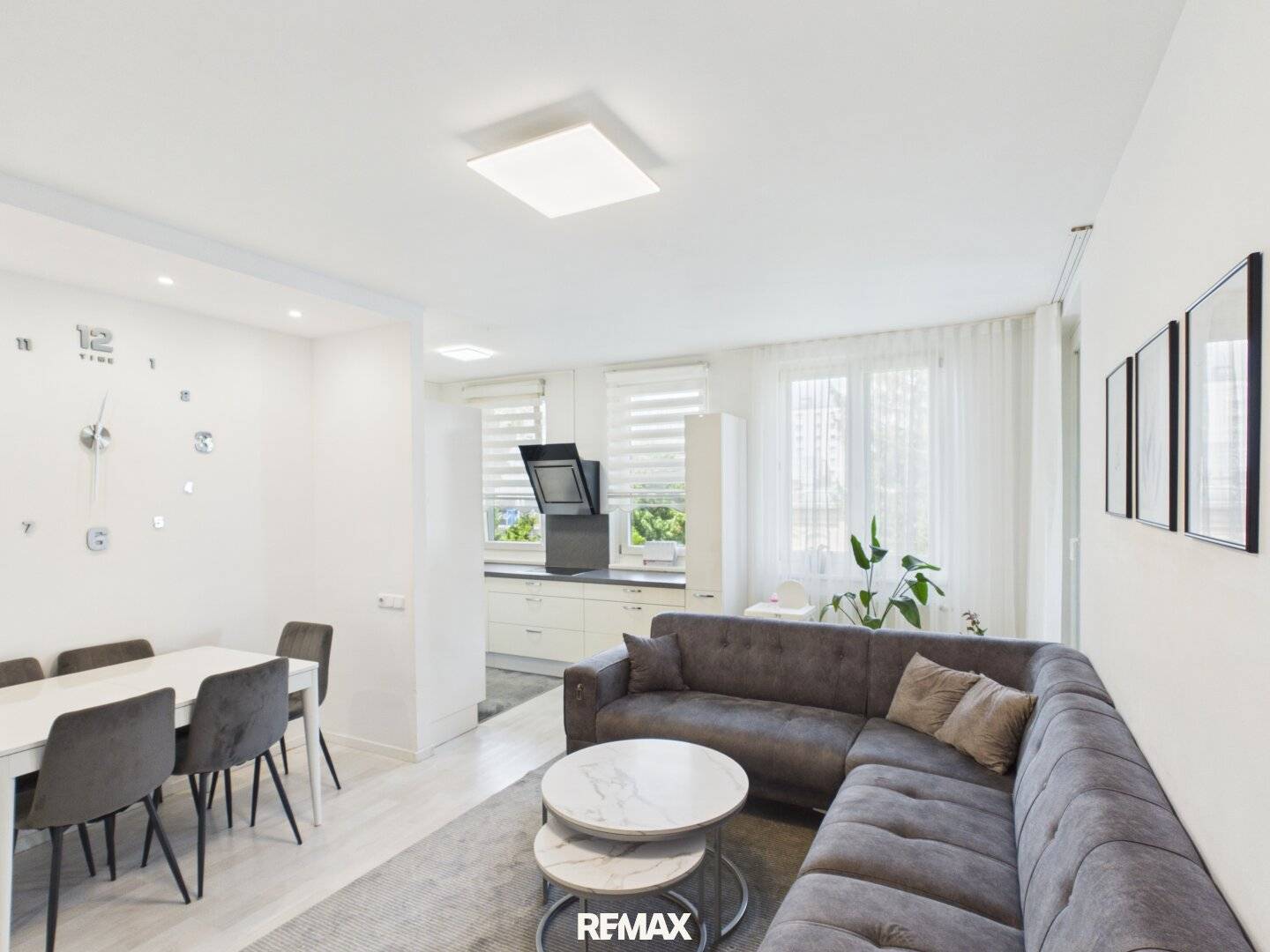 Bright 3-room new-build apartment with balcony and parking space in Simmering
