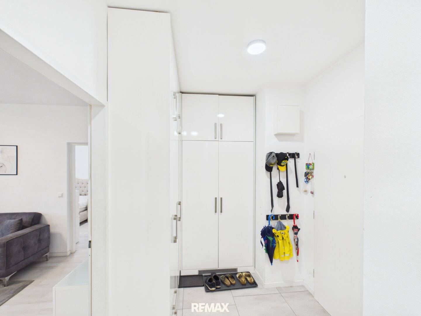 Bright 3-room new-build apartment with balcony and parking space in Simmering