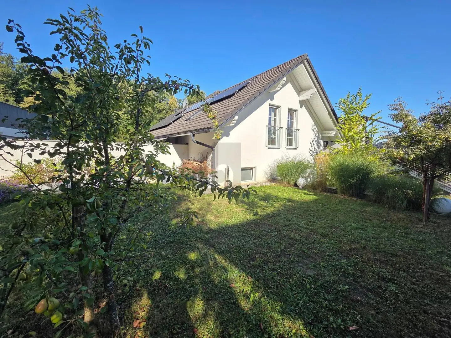 Family apartment with private garden and separate entrance