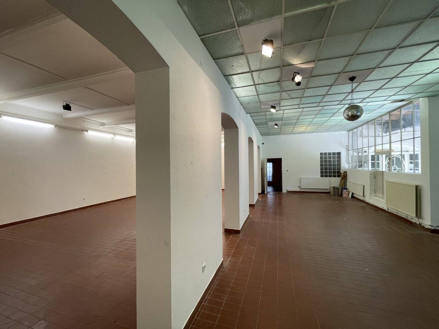 182 m² LOFT - STUDIO/OFFICE/PRACTICE NEAR NASCHMARKT - QUIET GREEN LOCATION