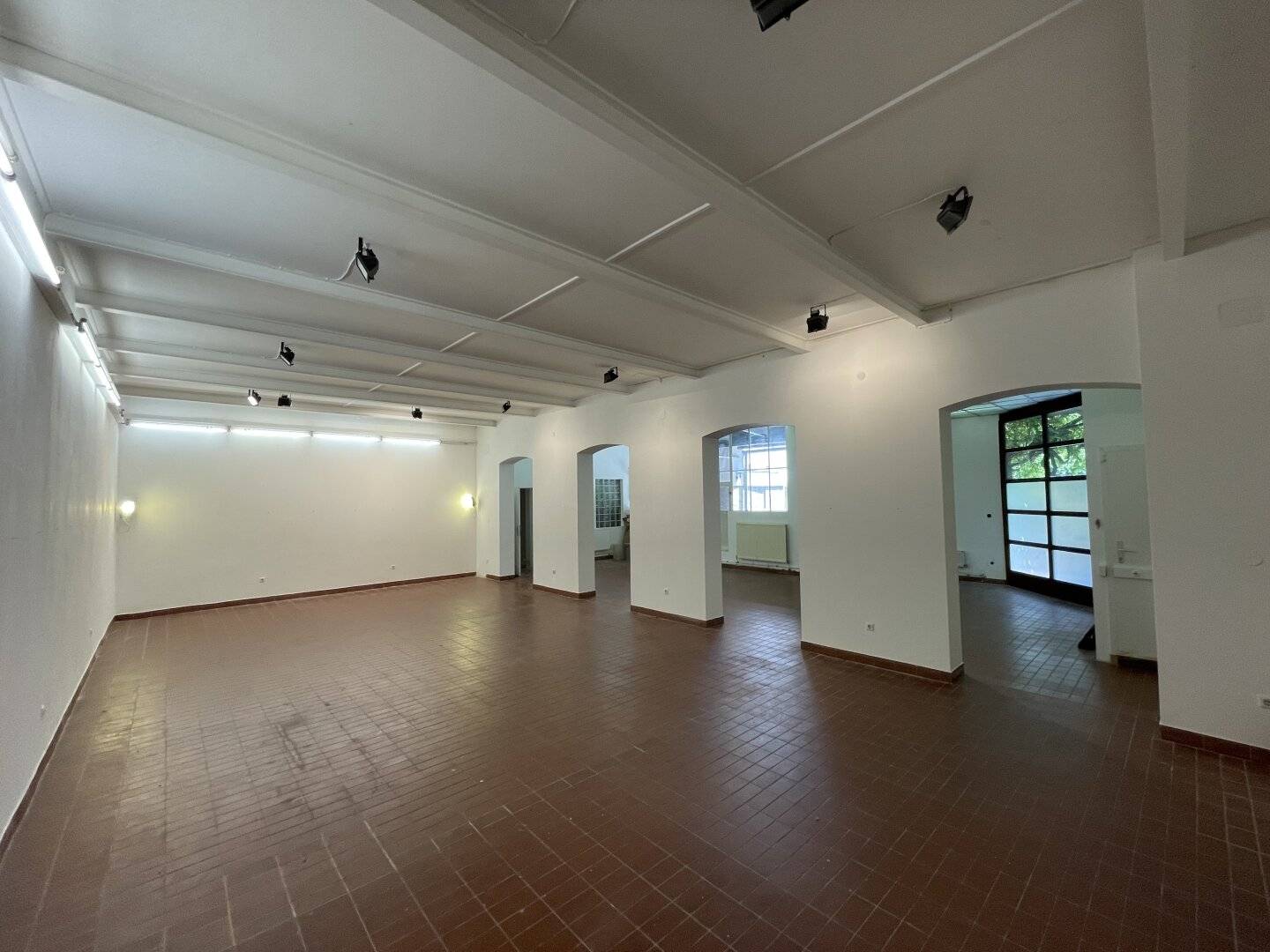 182 m² LOFT - STUDIO/OFFICE/PRACTICE NEAR NASCHMARKT - QUIET GREEN LOCATION