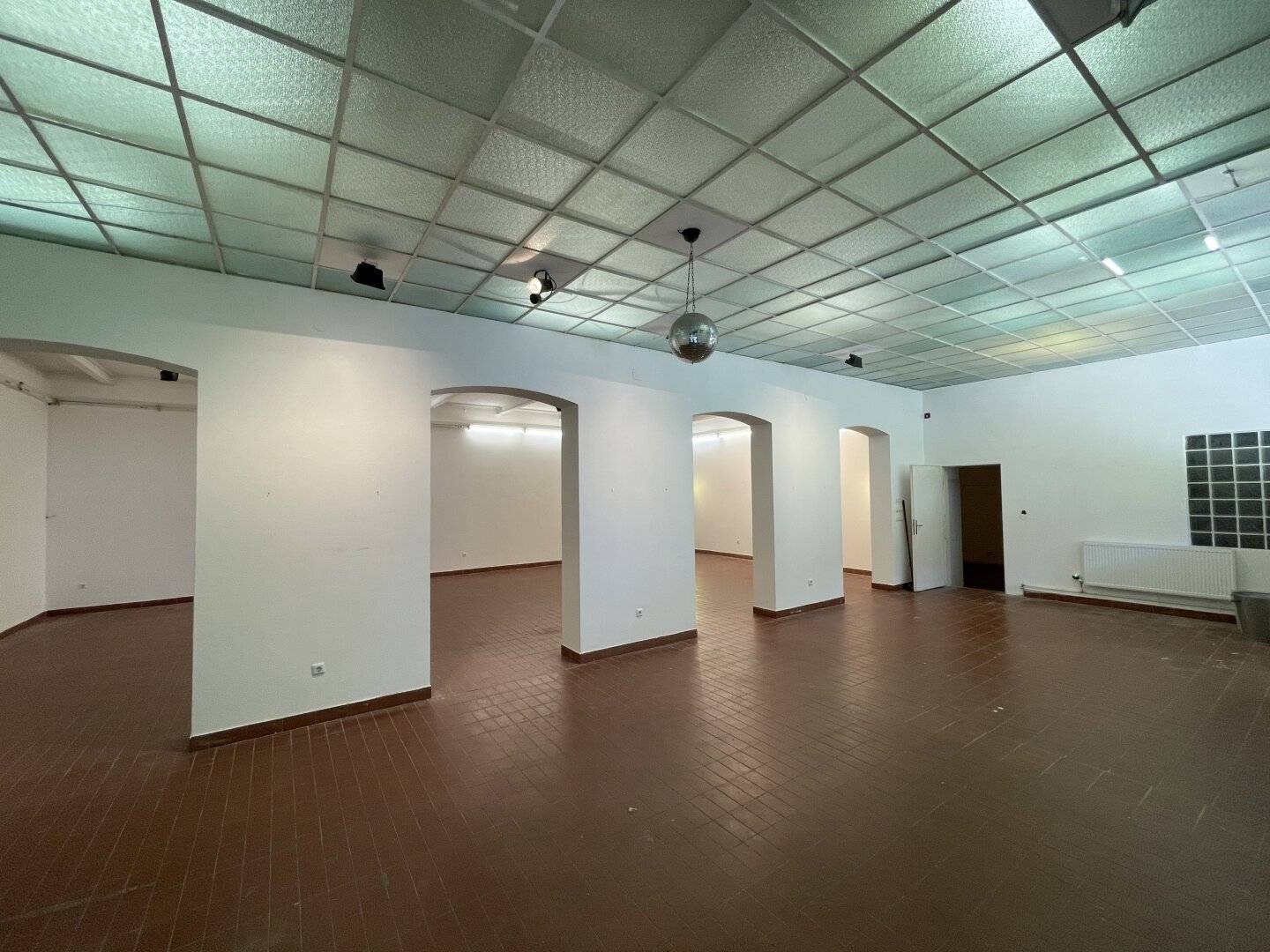 182 m² LOFT - STUDIO/OFFICE/PRACTICE NEAR NASCHMARKT - QUIET GREEN LOCATION