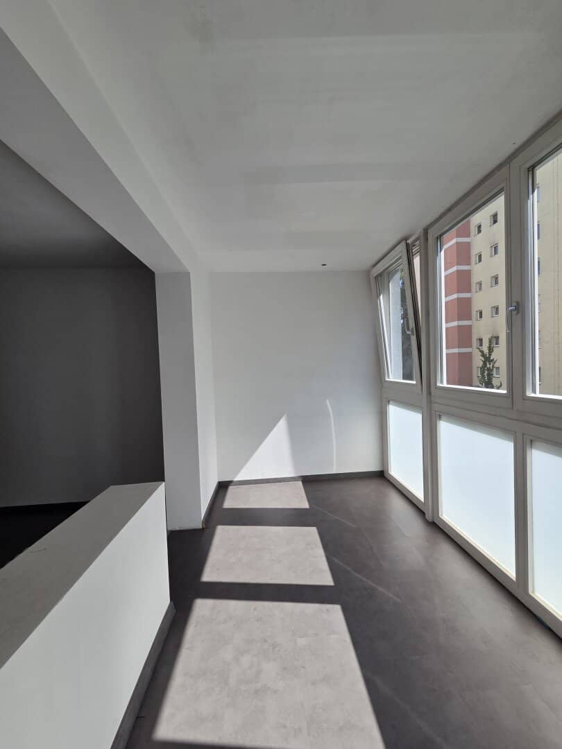 Spacious 3-room apartment, garage in trendy location 1020 Vienna, in need of renovation