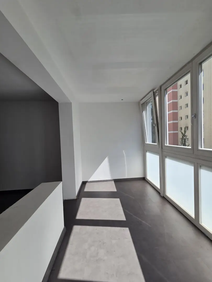 Spacious 3-room apartment with garage in trendy location of the 2nd district - in need of renovation