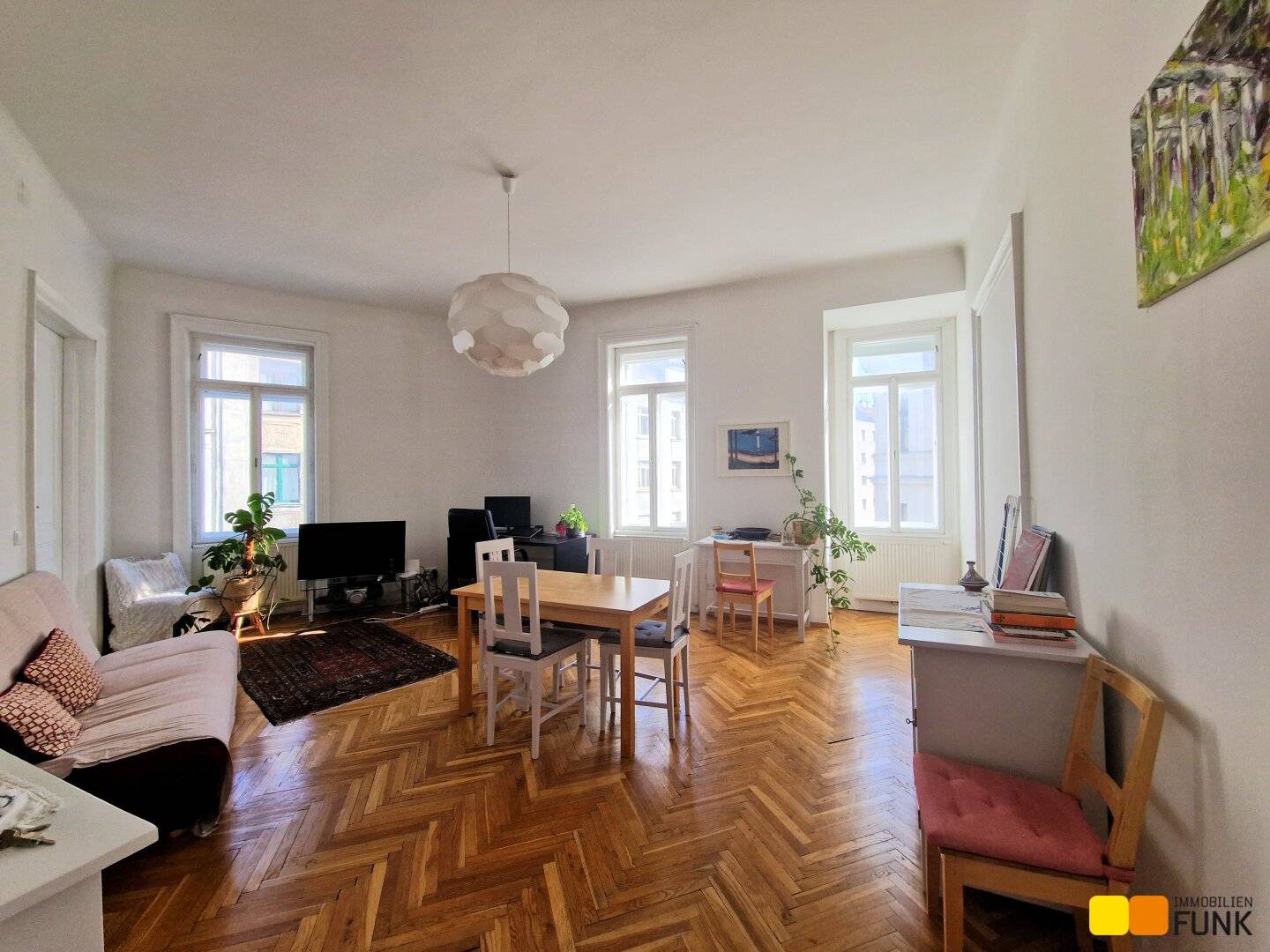 Charming, bright 3-room period apartment