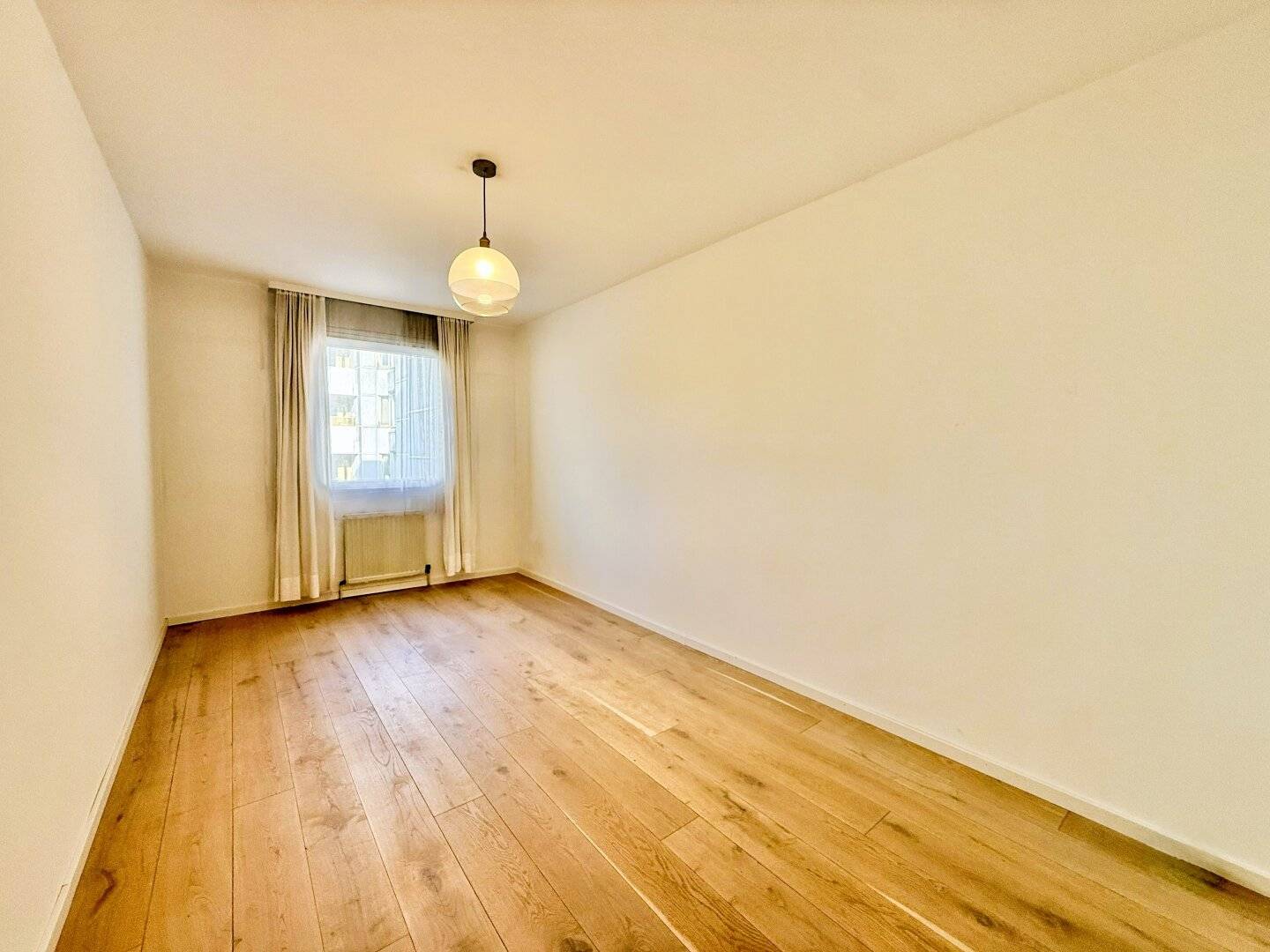 HOFRUHELAGE im Herzen Neubaus | 4 Zimmer | ca. 105 m² WFL | 4. Liftstock | Einbauküche | Mariahilfer Straße