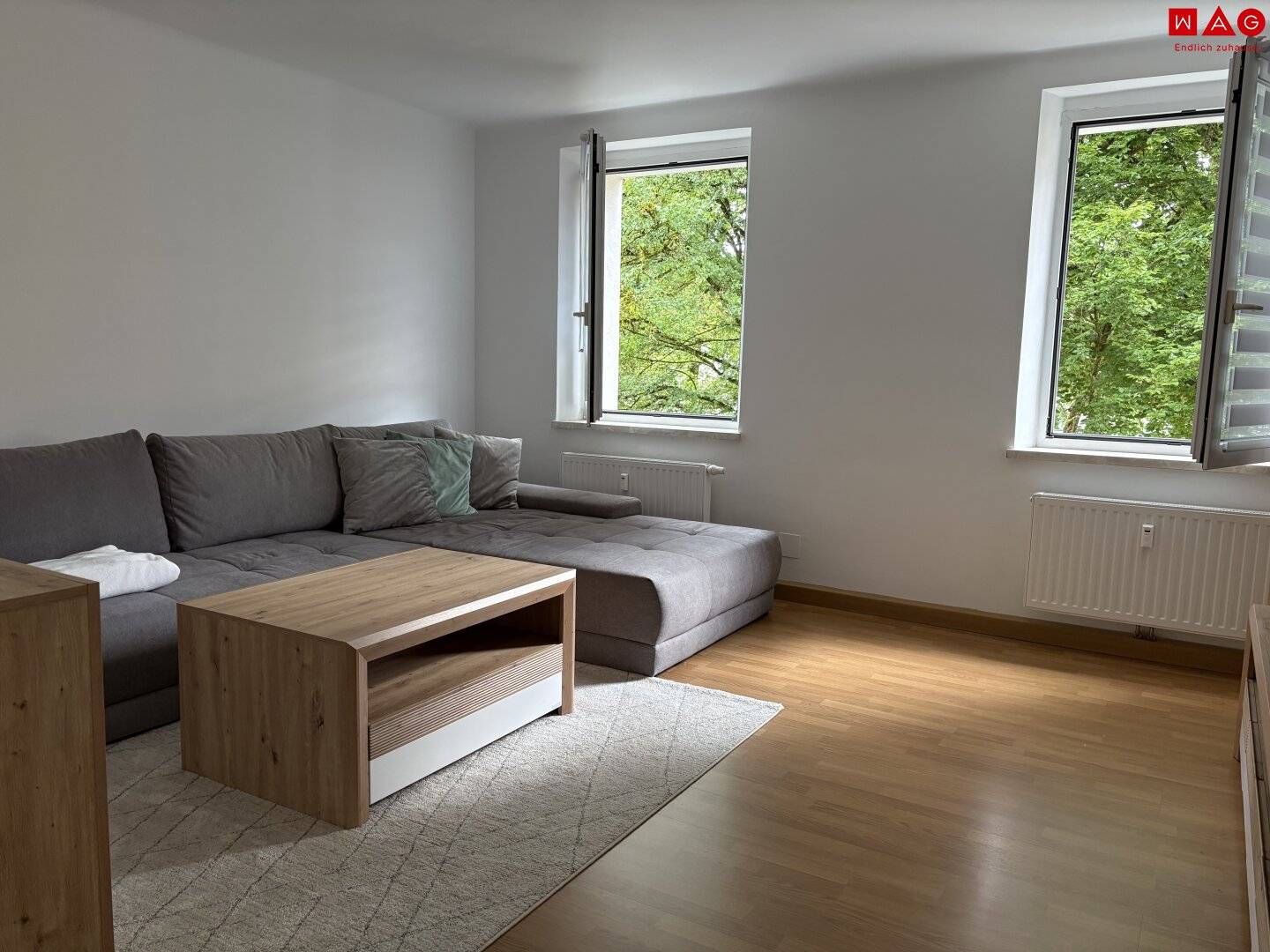 A home to fall in love with: successful room layout and friendly atmosphere create ideal living quality Bright 3-room apartment in quiet green location available from November