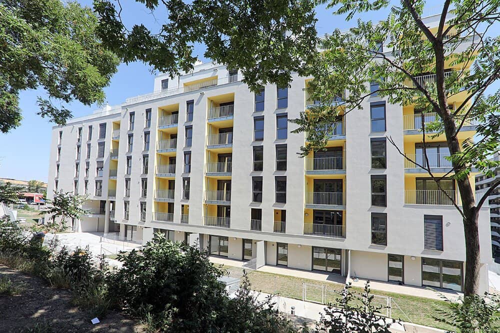 WESTSEITIGE ECKWOHNUNG MIT ABENDSONNE UND PRIVATEM BALKON IN ZENTRALER LAGE