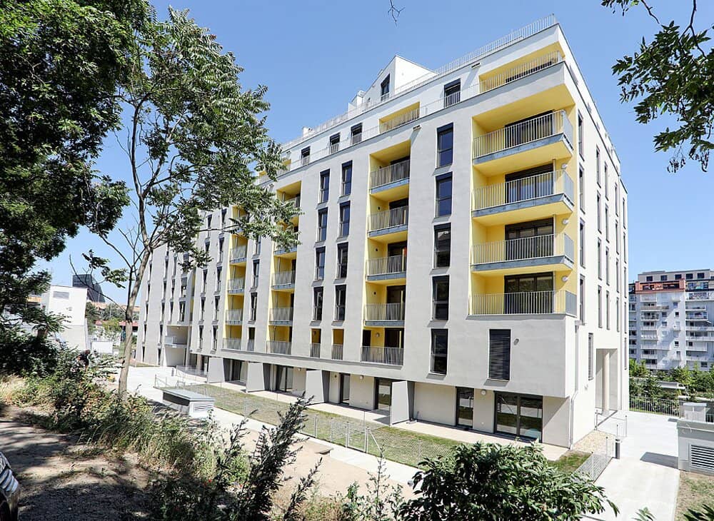 WESTSEITIGE ECKWOHNUNG MIT ABENDSONNE UND PRIVATEM BALKON IN ZENTRALER LAGE