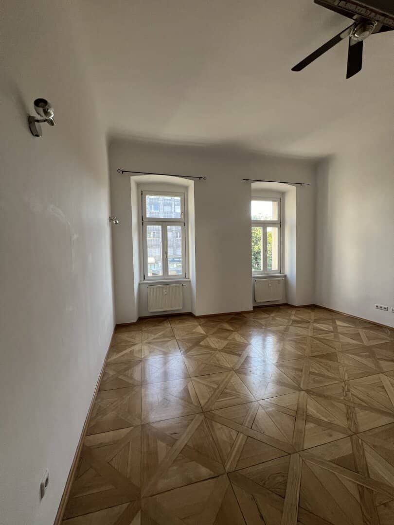 Charming 1-room apartment with balcony in central location