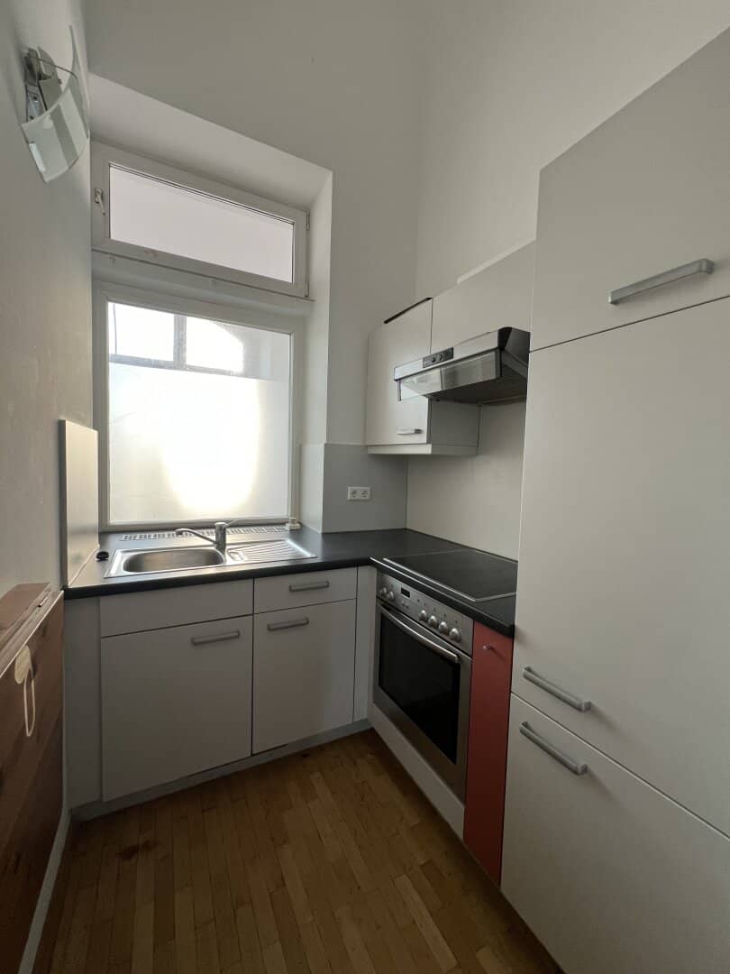 Charming 1-room apartment with balcony in central location