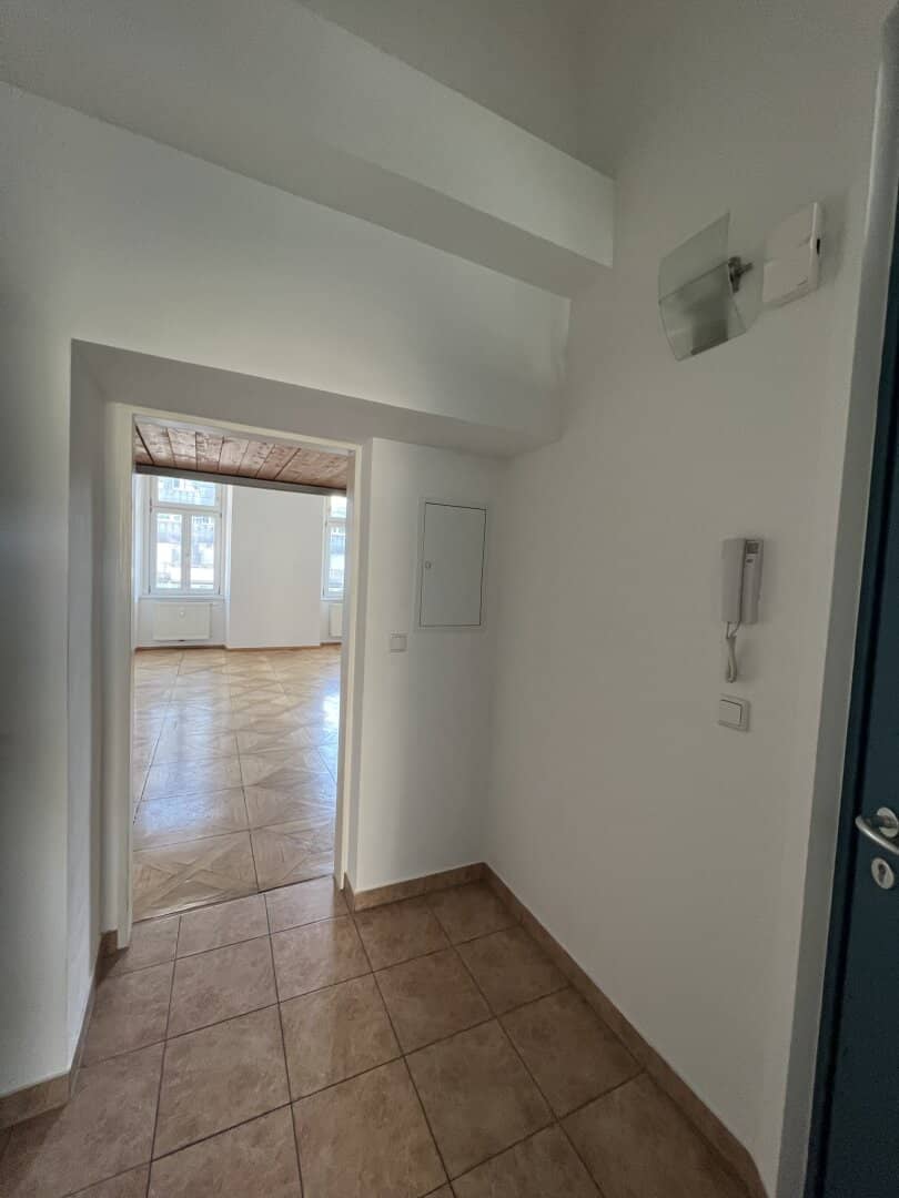 Charming 1-room apartment with balcony in central location