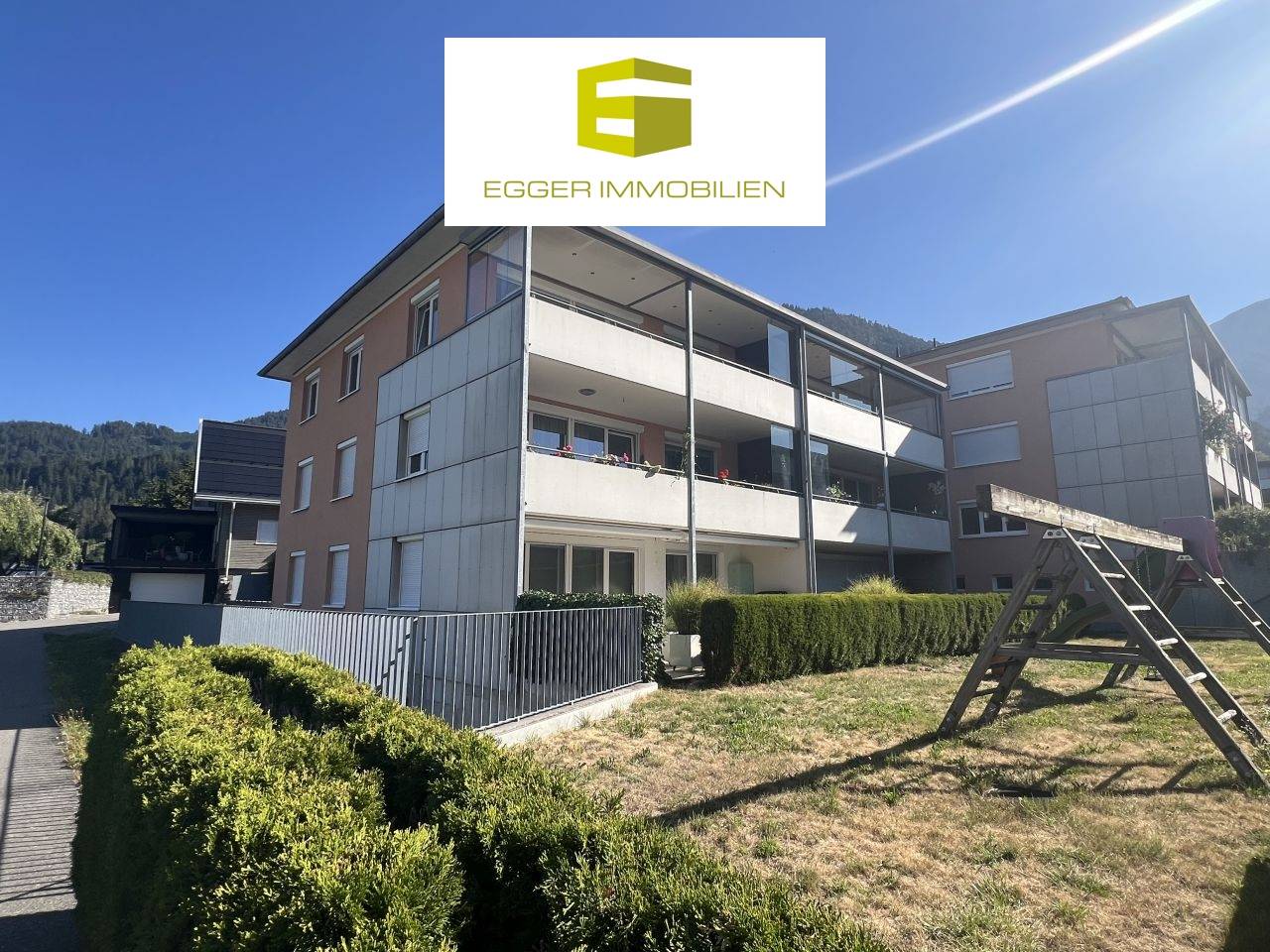 Dachgeschosswohnung with glazed terrace and mountain view