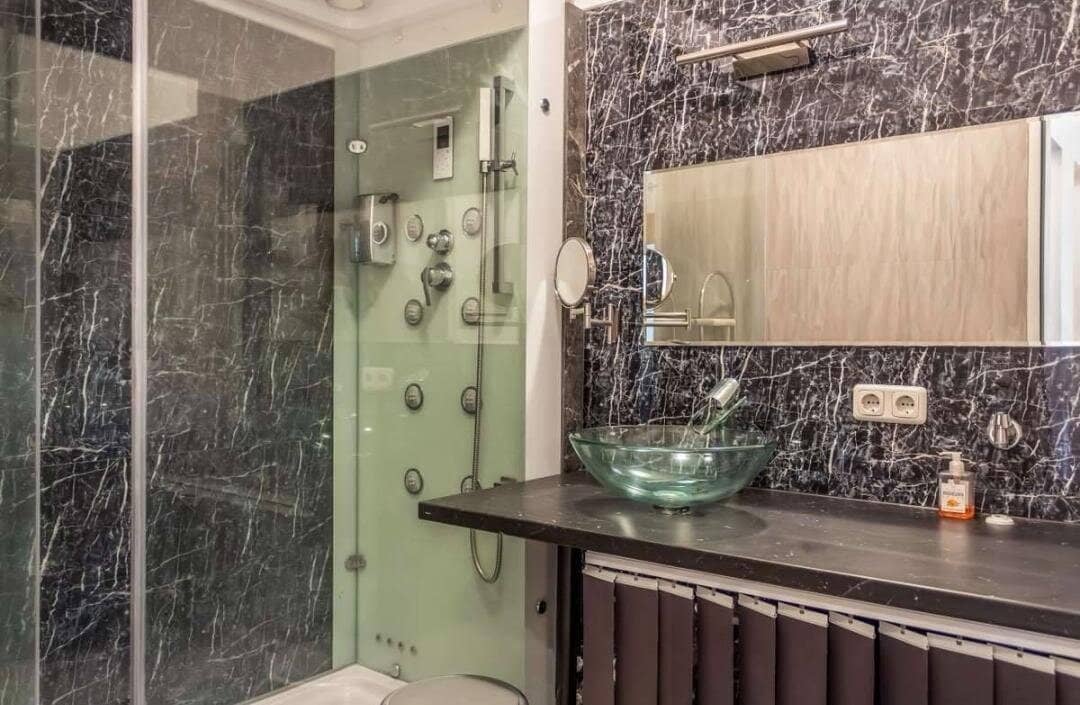 Fully furnished 1-room apartment with large balcony in quiet top location at Auberg