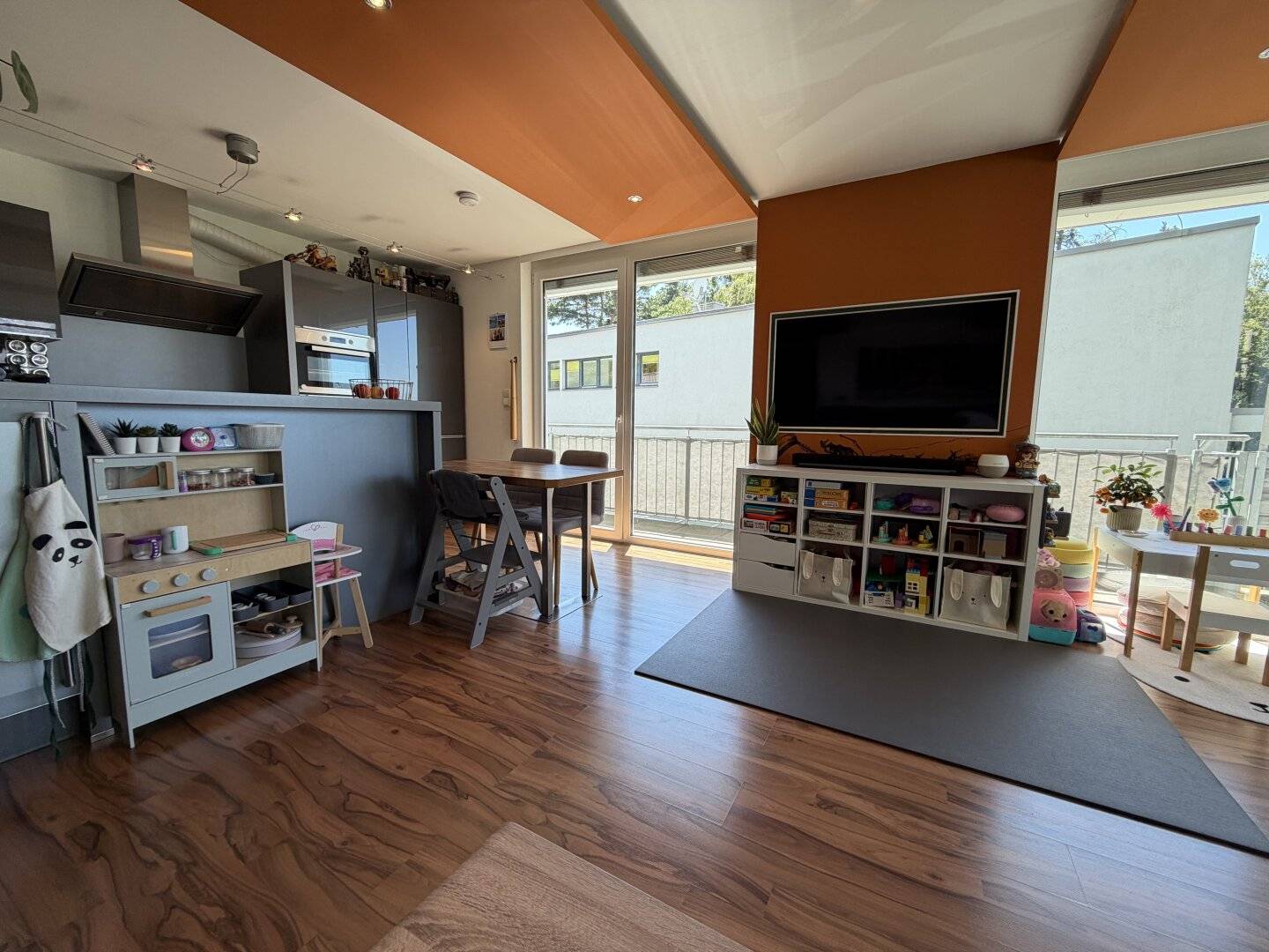 Moderne 68m² Wohnung in Patsch mit Garten, Terrasse &amp; 2 Garagen