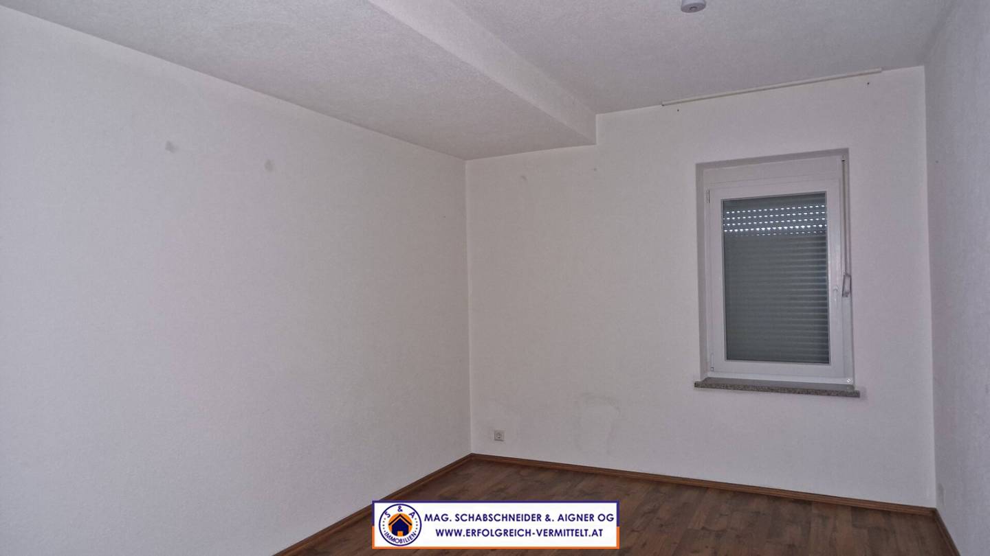 Spacious Rental Apartment with Top Infrastructure in Immediate Proximity