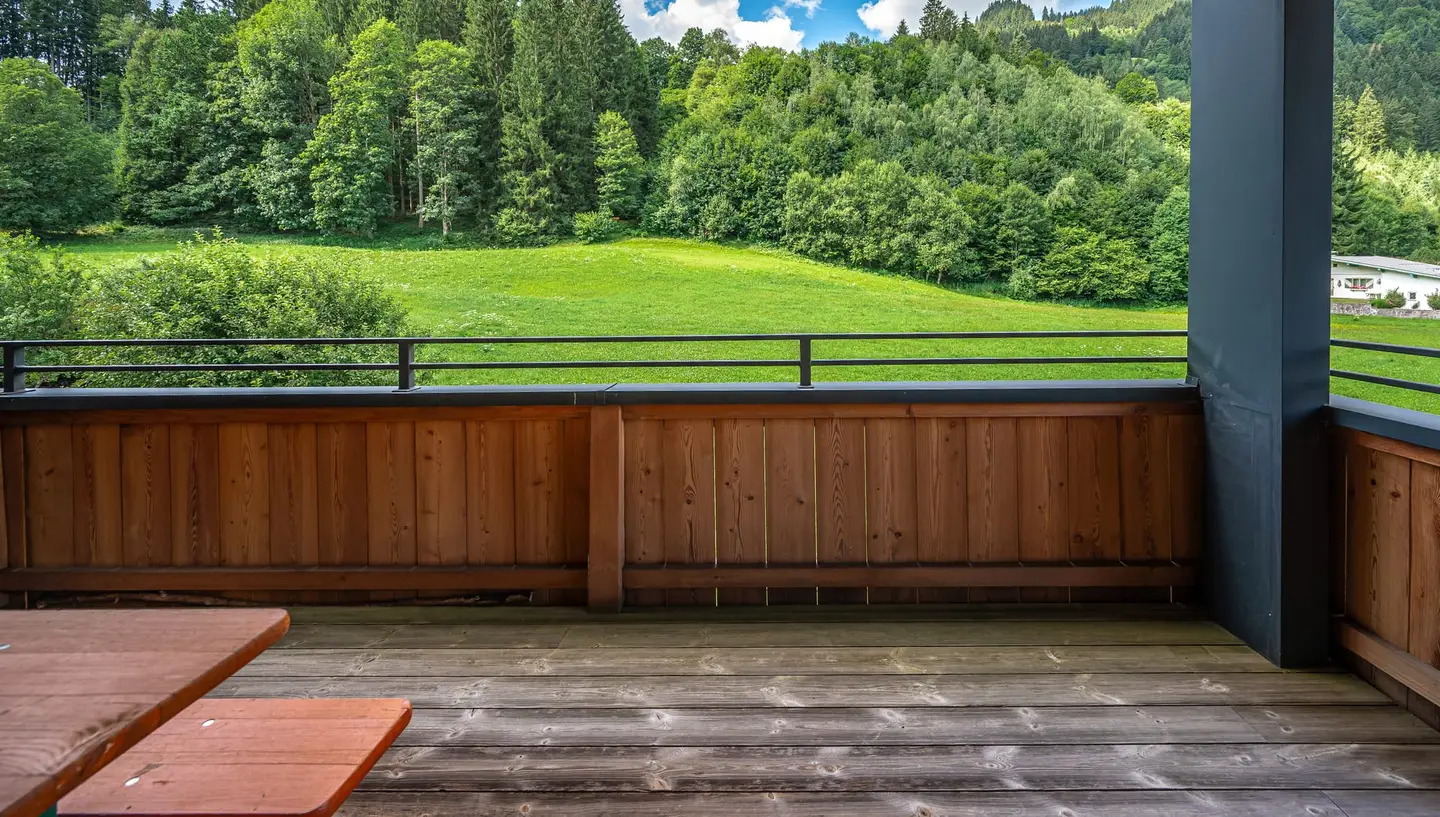 Hochwertige Wohnung in ruhiger Aussichtslage mit Balkonen
