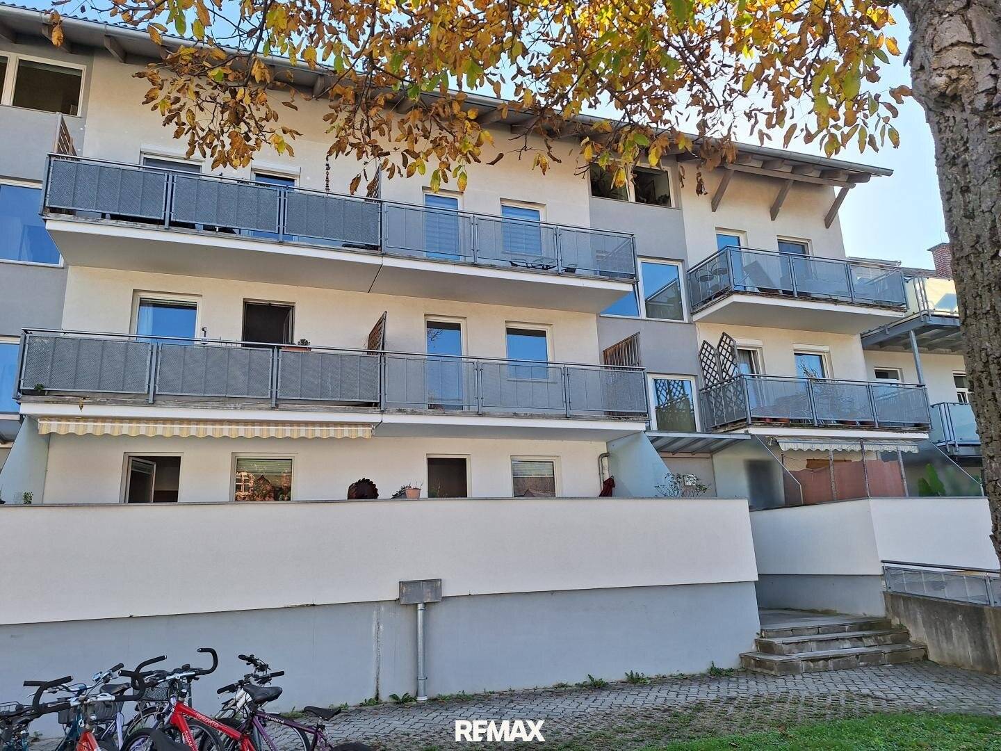 STUDENTENHIT: Helle Garçonnière mit schönem Balkon in ruhiger Lage