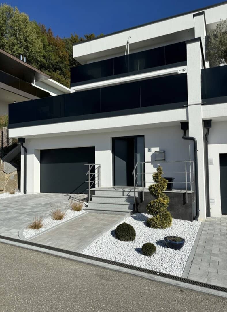 Exklusive Haushälfte Mondsee  in ökologischer Bauweise, in traumhafter Panoramalage, Garage, PV-Anlage, Granderwasser usw.