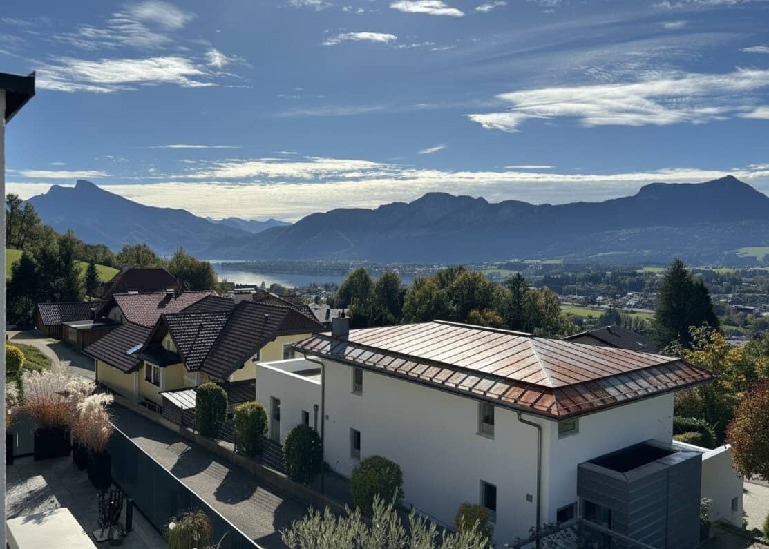 Exklusive Haushälfte Mondsee  in ökologischer Bauweise, in traumhafter Panoramalage, Garage, PV-Anlage, Granderwasser usw.