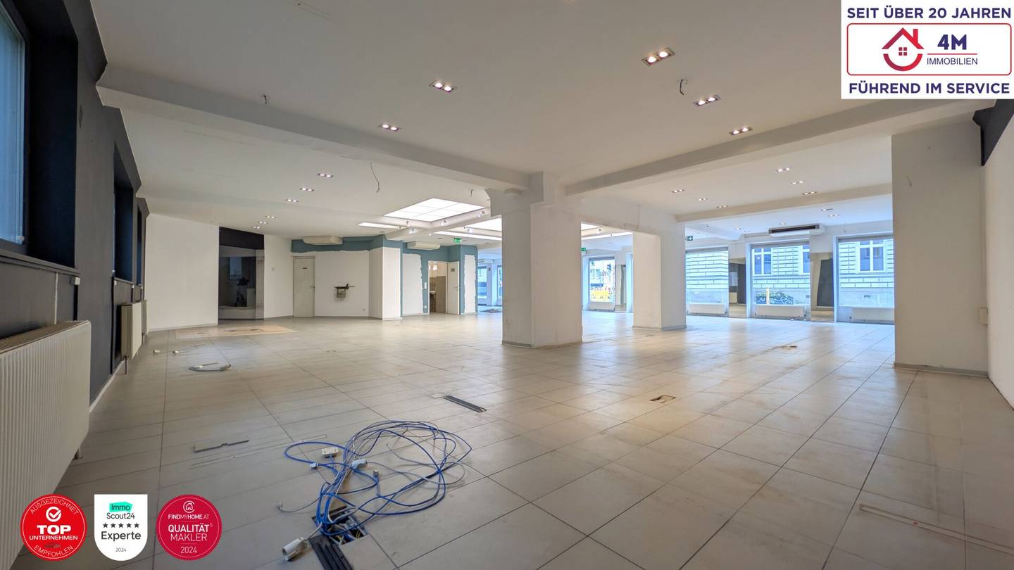Versatile commercial premises approx. 375 m² | Corner location | 15 m window front | 2 entrances | Air conditioning