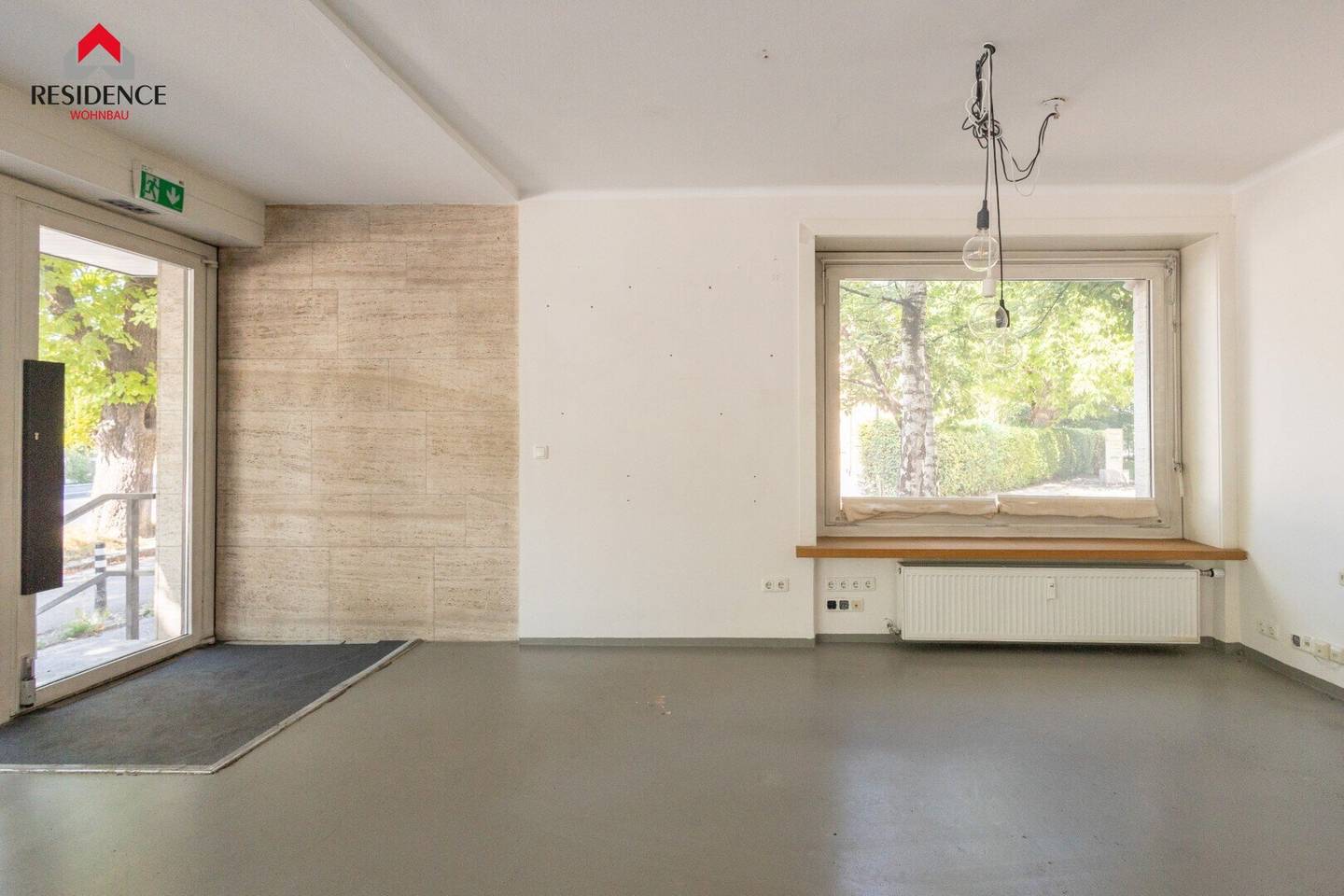 Commercial space of approx. 106 m² plus outdoor area in central Nonntal for rent