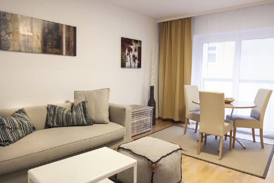 Urban Living in sought-after location – compact apartment with potential