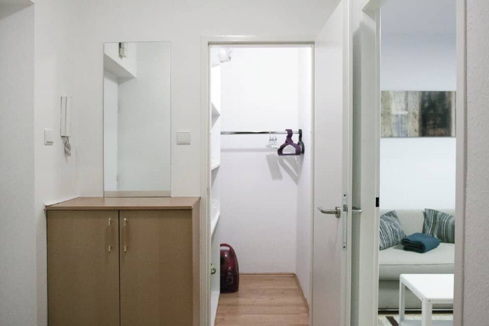 Urban Living in sought-after location – compact apartment with potential