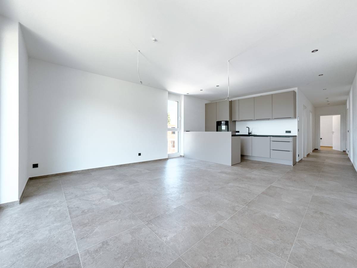 Bright Dachgeschosswohnung with large balcony
