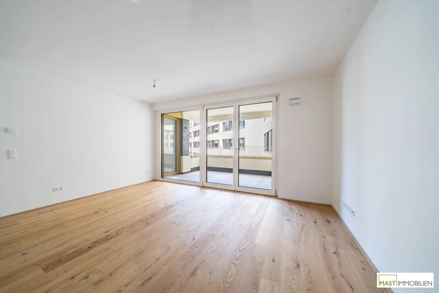*Hauptbahnhof* 2-room apartment with courtyard orientation