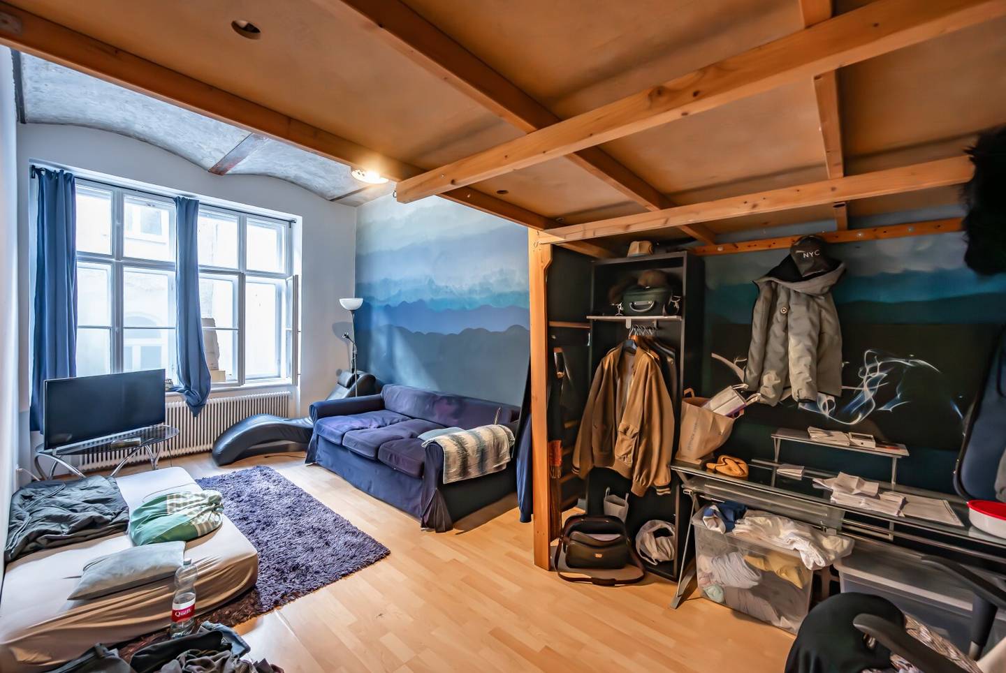 Bright period apartment in prime location in the Seventh - 84m²
