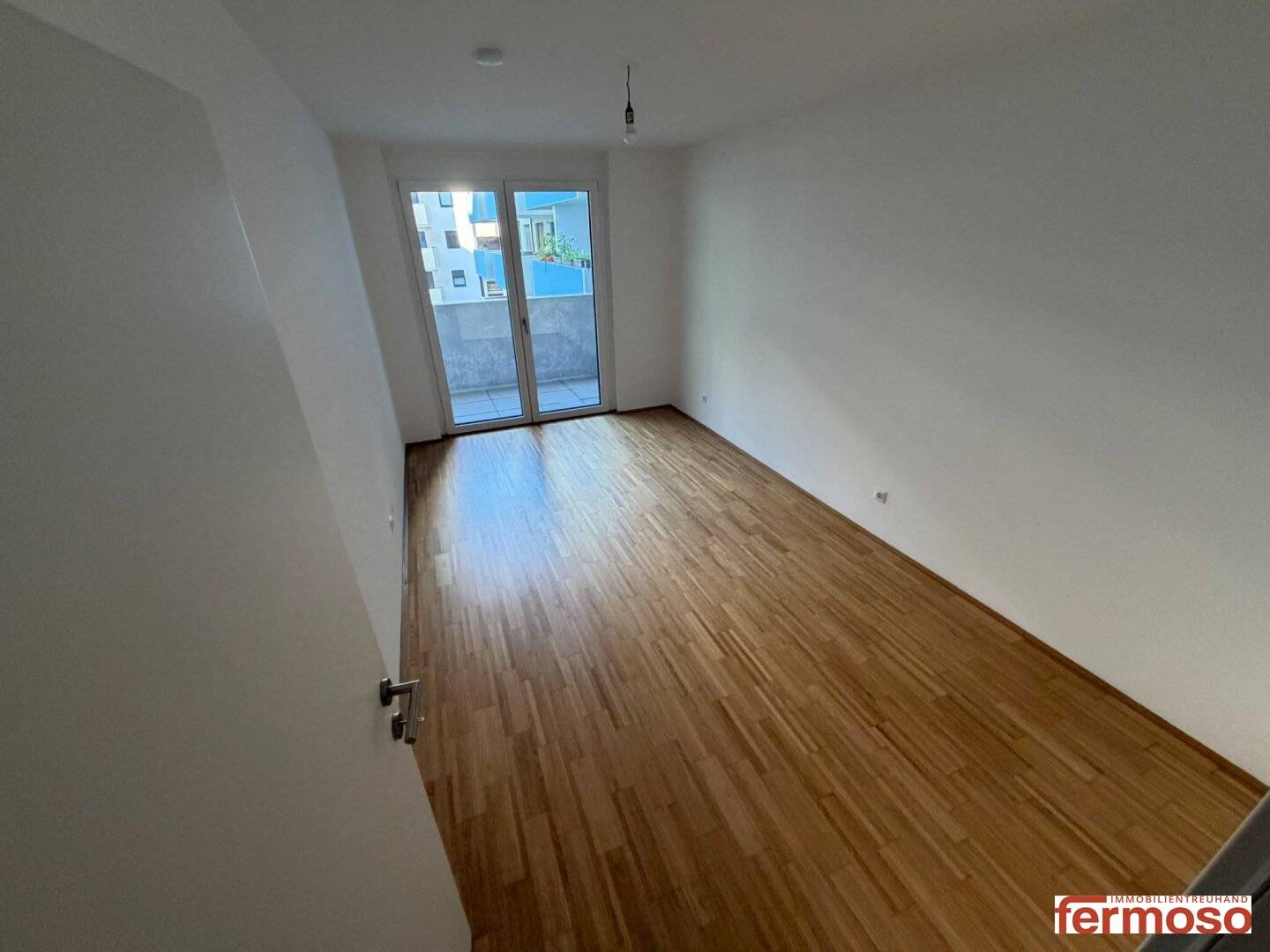 Modern 2-room apartment with loggia, underfloor heating &amp; fitted kitchen in 1200 Vienna