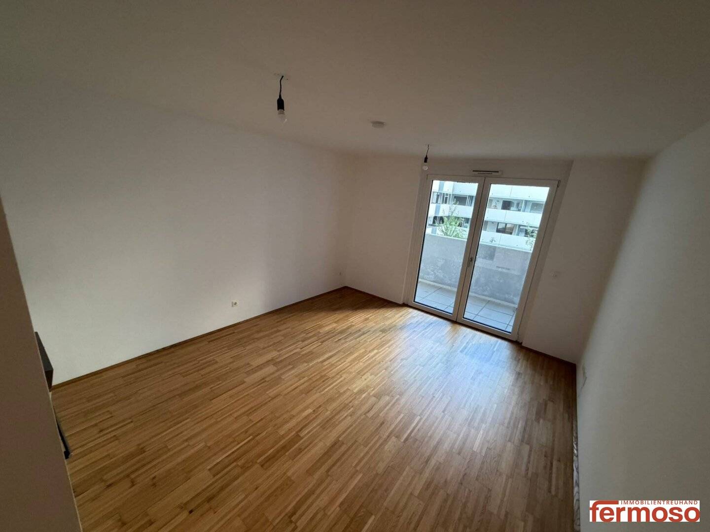 Modern 2-room apartment with loggia, underfloor heating &amp; fitted kitchen in 1200 Vienna