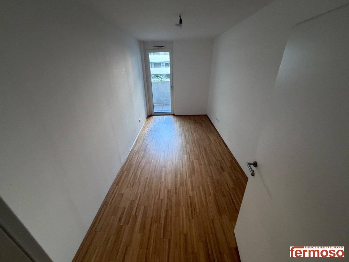 Modern 2-room apartment with loggia, underfloor heating &amp; fitted kitchen in 1200 Vienna