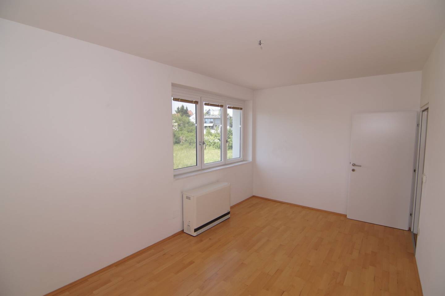 Light-filled apartment at Froschberg available for rent immediately