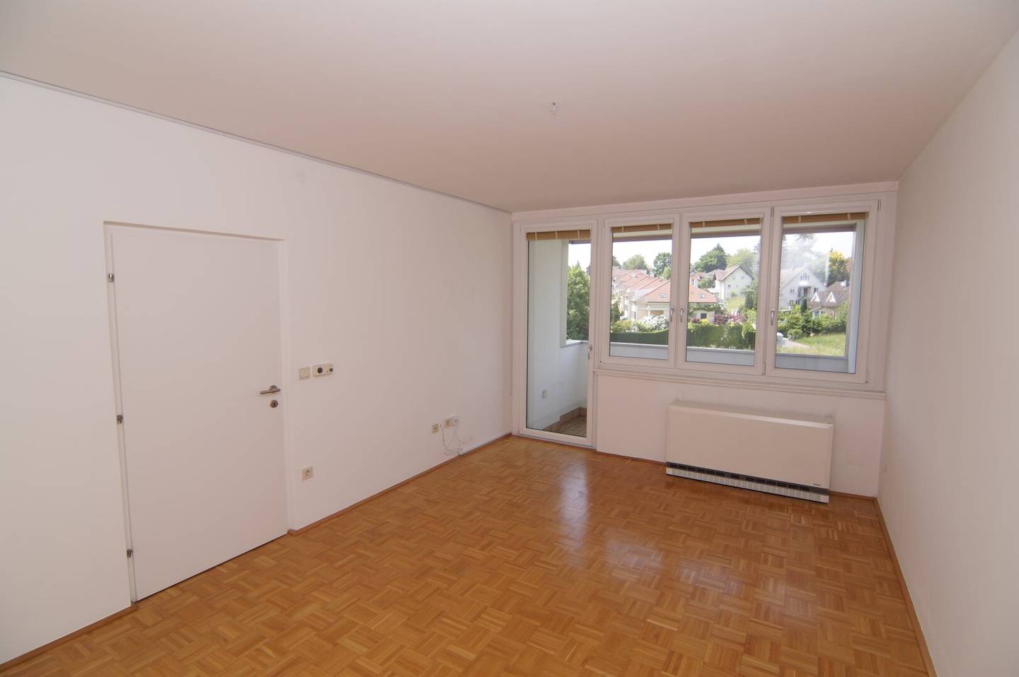Light-filled apartment at Froschberg available for rent immediately
