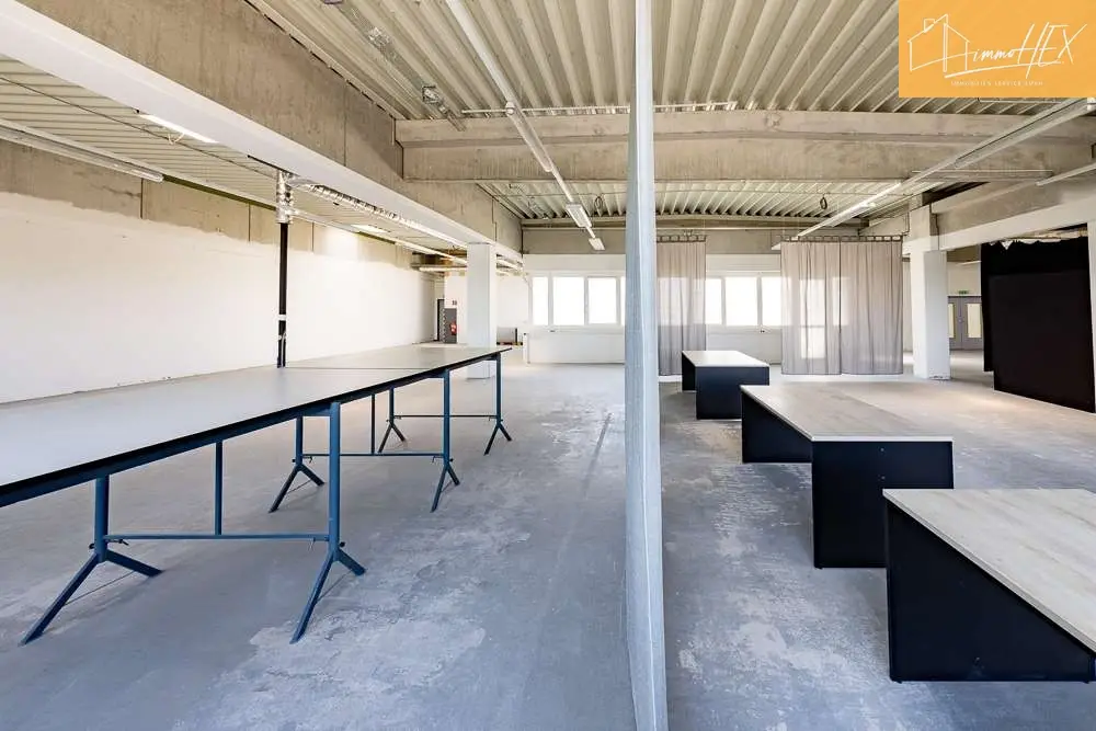 Flexible Büro und Lagerfläche mit Parkplätzen Loftwohnung