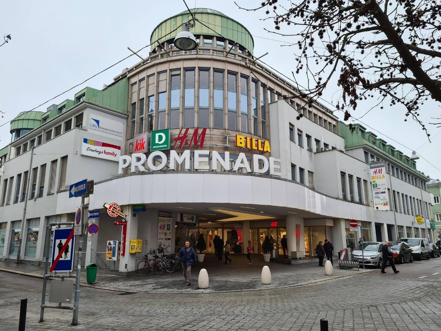 Dream location: Retail space in shopping centre next to Billa and H&amp;M