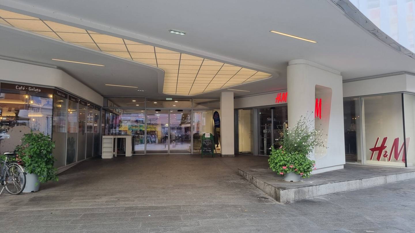 Dream location: Retail space in shopping centre next to Billa and H&amp;M