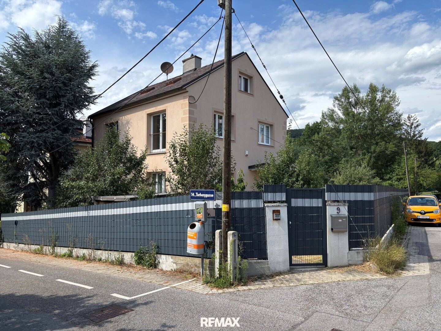 Wohnen im Grünen – Familienhaus mit Pool und großem Garten