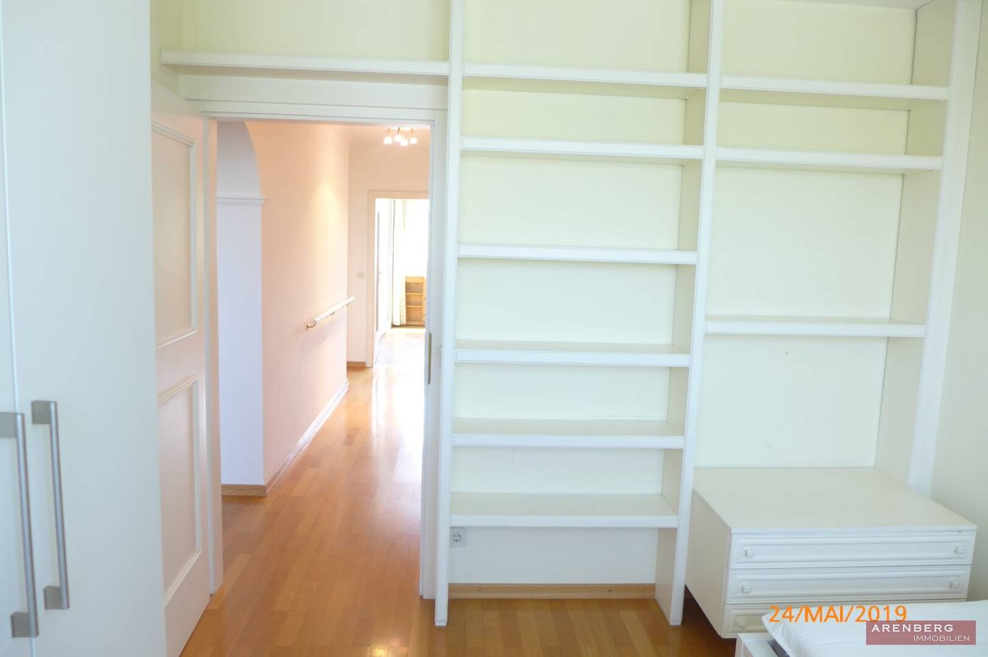 3-room apartment rented on 5th floor with elevator and loggia Herrnau Salzburg City building lease until 07.2117