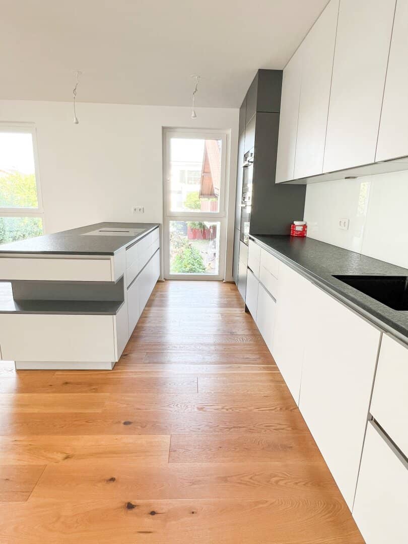 4 rooms with terrace - 8 minute walk to the Old Danube or U1 Kagran