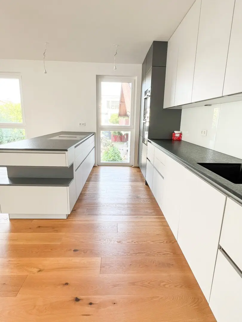 4 Zimmer mit Terrasse - in 8 Gehminuten bei der Alten Donau oder der U1 Kagran